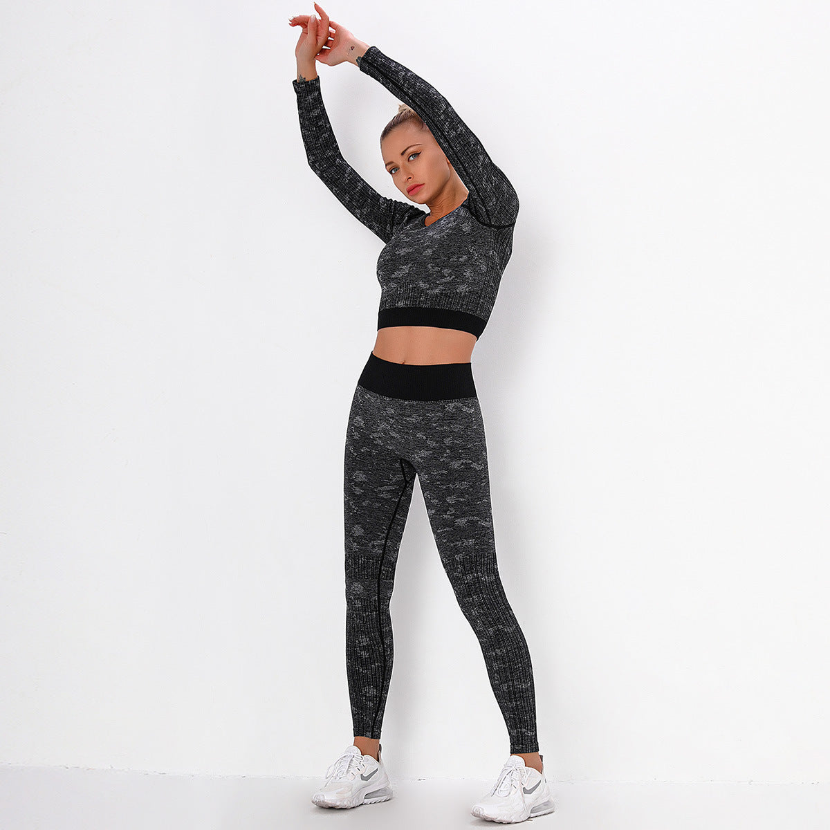 STAR BELLA BLACK SEAMLESS CONTOUR LONG SLEEVE TOP AND LEGGINGS