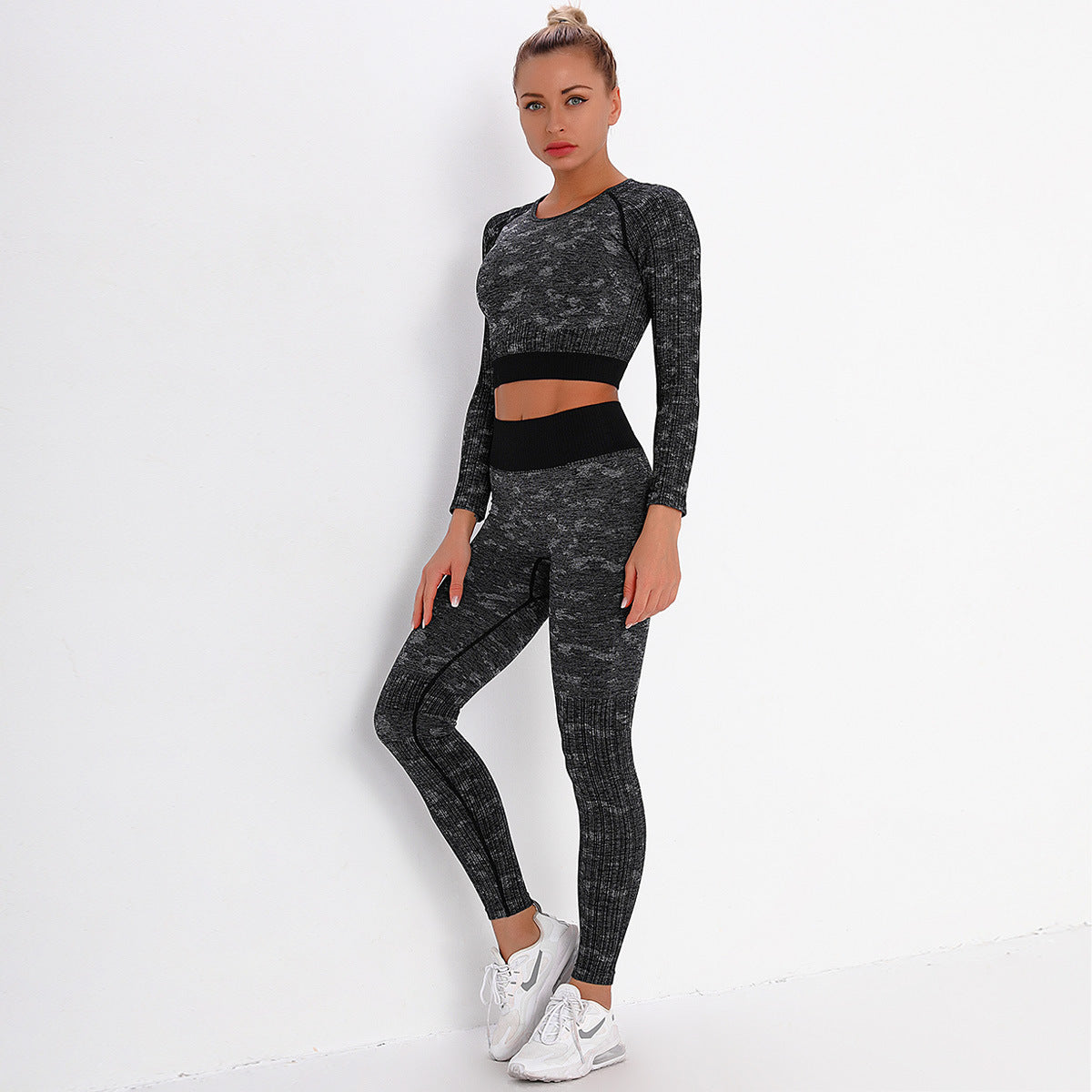 STAR BELLA BLACK SEAMLESS CONTOUR LONG SLEEVE TOP AND LEGGINGS