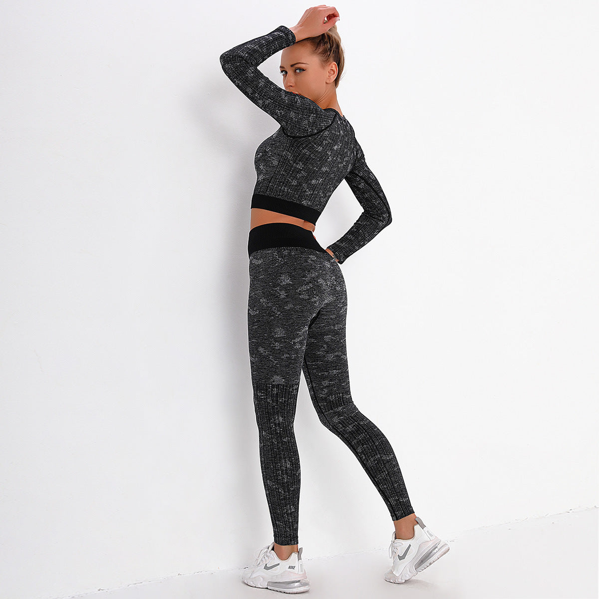 STAR BELLA BLACK SEAMLESS CONTOUR LONG SLEEVE TOP AND LEGGINGS