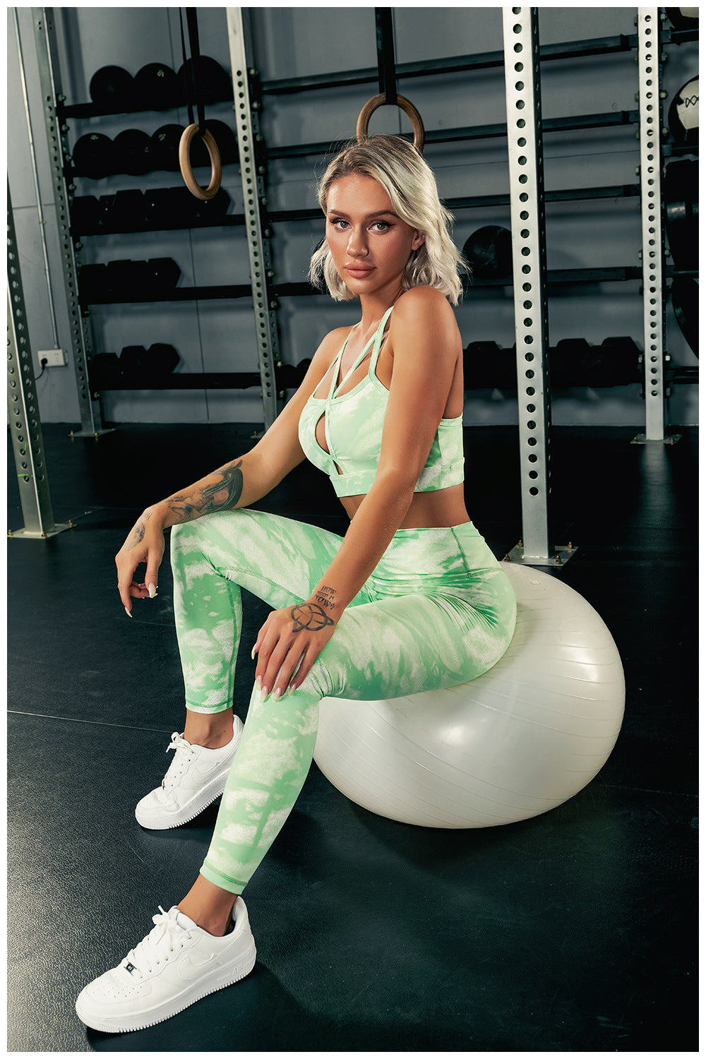 STARBELLA  PADDED TIE DYED RUCHED SPORTS BRA AND LEGGINGS SET