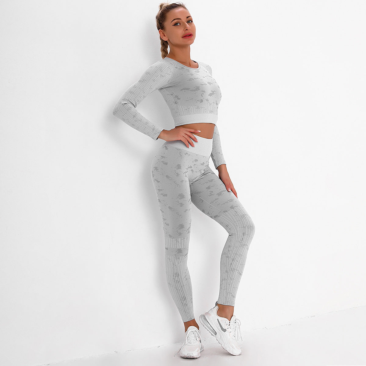 STAR BELLA CREAM SEAMLESS CONTOUR LONG SLEEVE TOP AND LEGGINGS