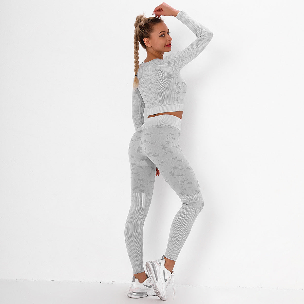 STAR BELLA CREAM SEAMLESS CONTOUR LONG SLEEVE TOP AND LEGGINGS