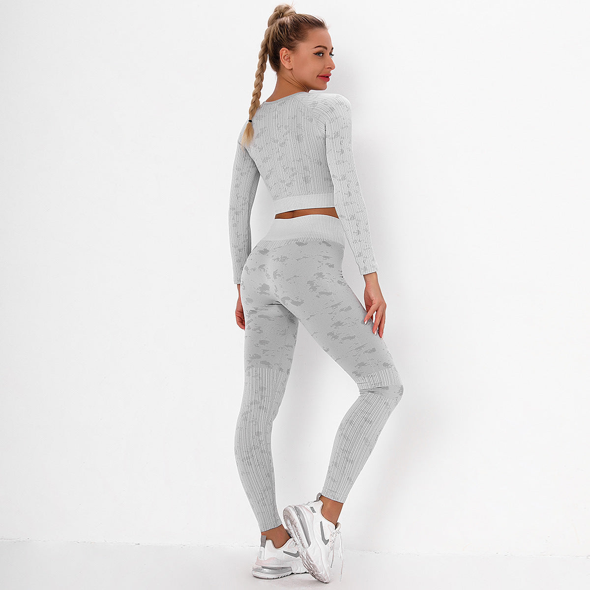 STAR BELLA CREAM SEAMLESS CONTOUR LONG SLEEVE TOP AND LEGGINGS