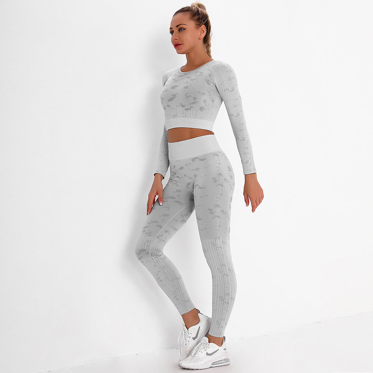 STAR BELLA CREAM SEAMLESS CONTOUR LONG SLEEVE TOP AND LEGGINGS